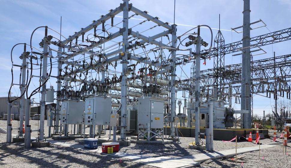 B&M high voltage team upgrades aging 138kV utility substation in Fort Wayne, IN.